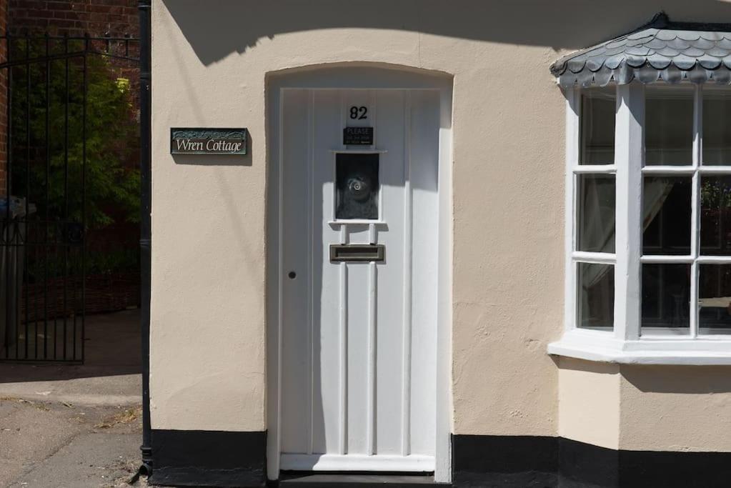 Wren Cottage, A Very Cosy Historic Coastal Cottage In A Pretty Little Village Wickham Market Екстериор снимка